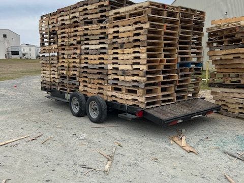 Used Grade B 48" x 40" Wood Pallets -	Fort Lauderdale FL 33313