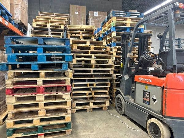 48 x 40 Used 4-Way Block Pallets - Irving TX 75014