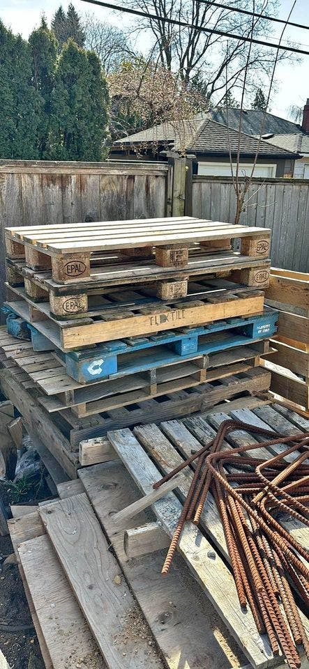 800 x 1200 Used 4-Way Block Pallets - New Castle PA 16105