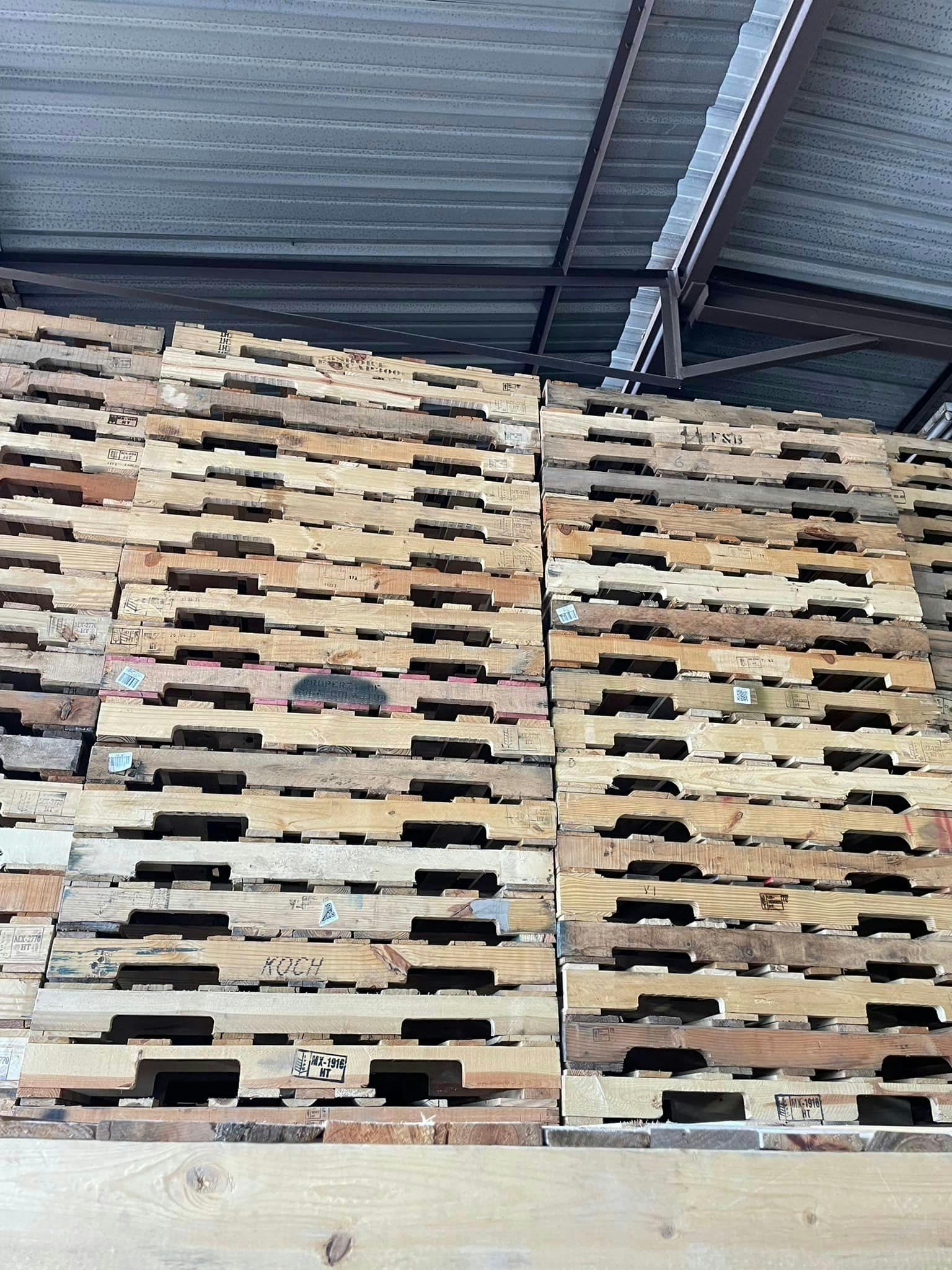 Truckload of Grade B Hardwood (#2) Recycled Pallets - Amelia OH 45102