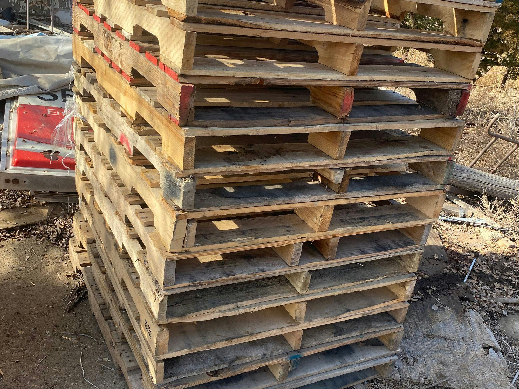 48 x 40 Grade B (#2) Wooden Stringer Pallets - Hiram GA 30141