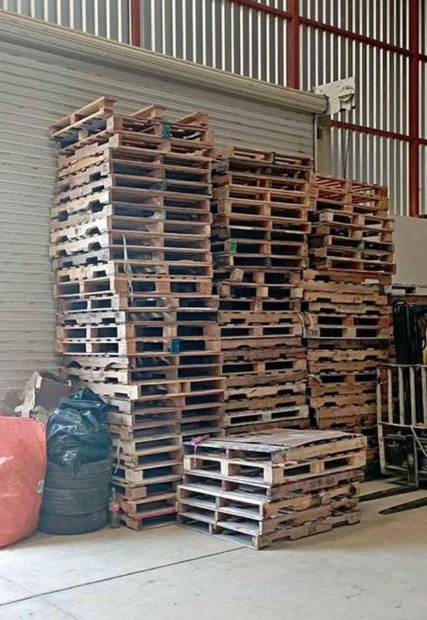 48 x 40 Used 2-Way Stringer Pallets - Concord NH 03301