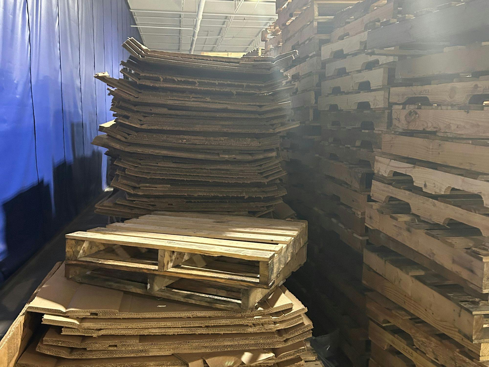 48 x 40 x 40 Used Patrial Flap Octabins - Memphis, TN, 38116