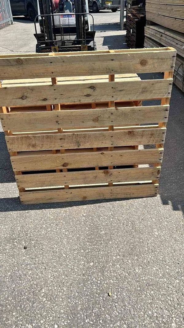45 x 45 Used 2-Way Heavy Duty Pallets - Worcester MA 01601