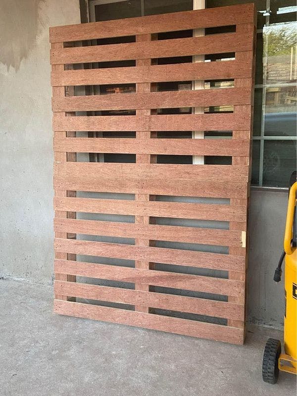 Truckload of 80 x 48 Large Custom Wooden Pallets - Phoenix AZ 85015