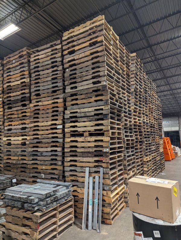 Truckload of Grade B #2 Used Stringer Pallets - Cincinnati OH 45215