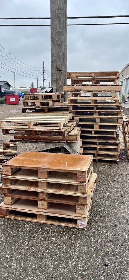 48 x 40 Used 2-Way CBA Standard Pallets - Manchester NH 03102