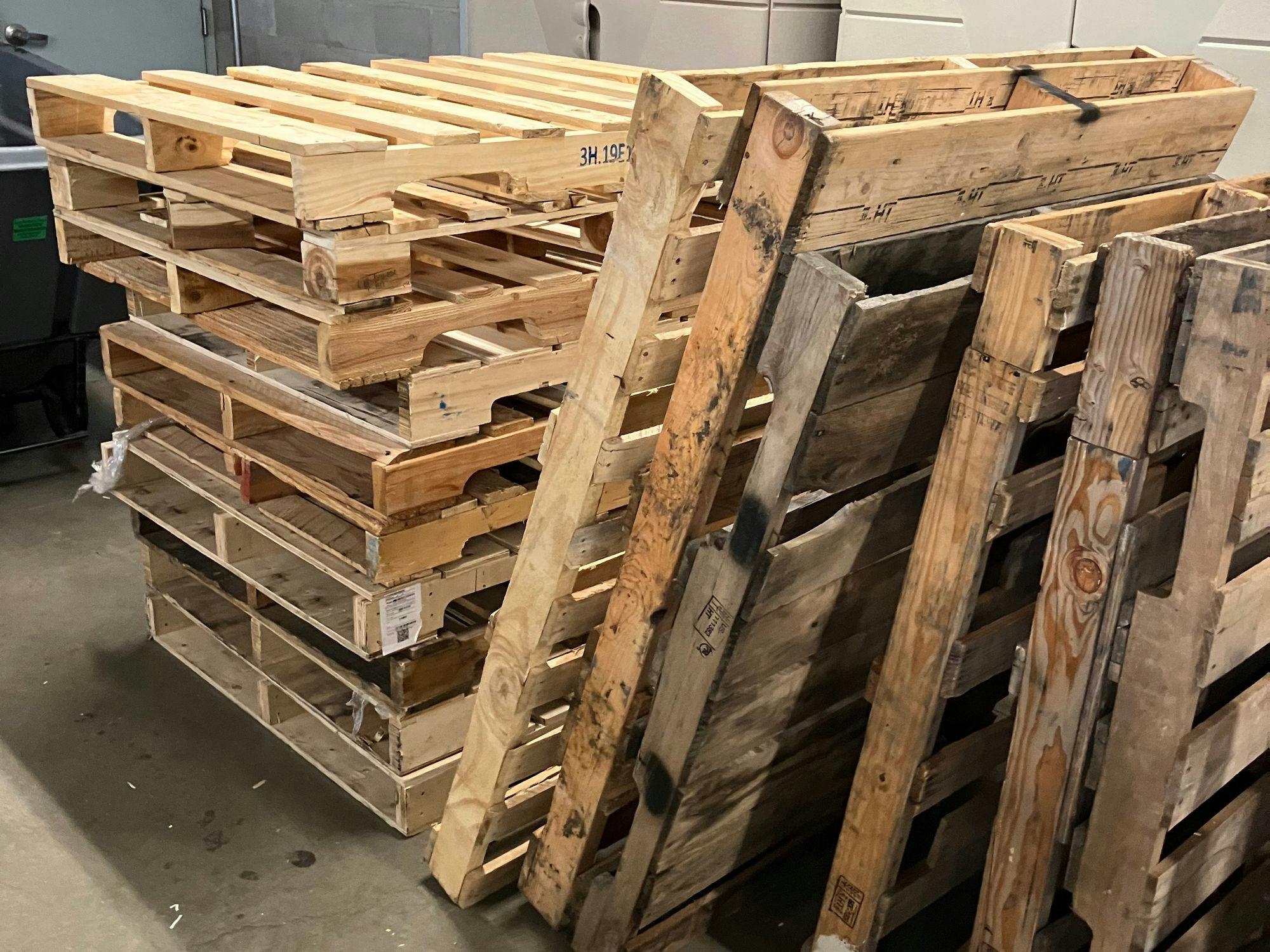 48 x 40 Wooden Pallets Cores - Sugar Land TX 77479