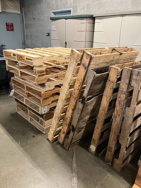 48 x 40 Wooden Pallets Cores - Sugar Land TX 77479