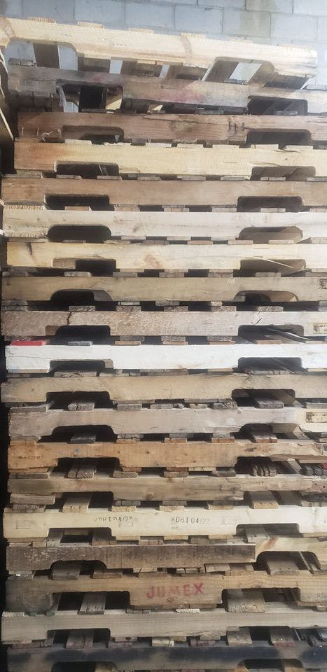 Used 48 x 40 2-Way Standard Stringer Pallets - Minneapolis MN 55403