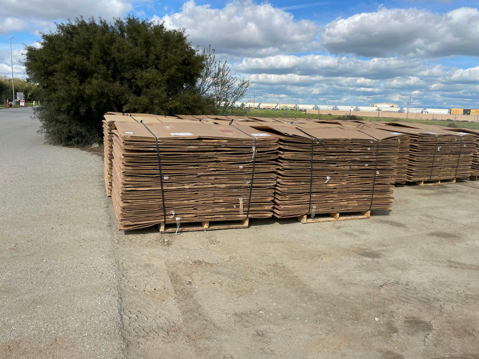 Truckload of Used 48 x 40 x 40 Gaylord Boxes - Louisville KY 40214