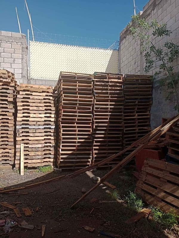 48 x 40 Grade B 4-way Stringer Pallets - Lakeville, MN 55044