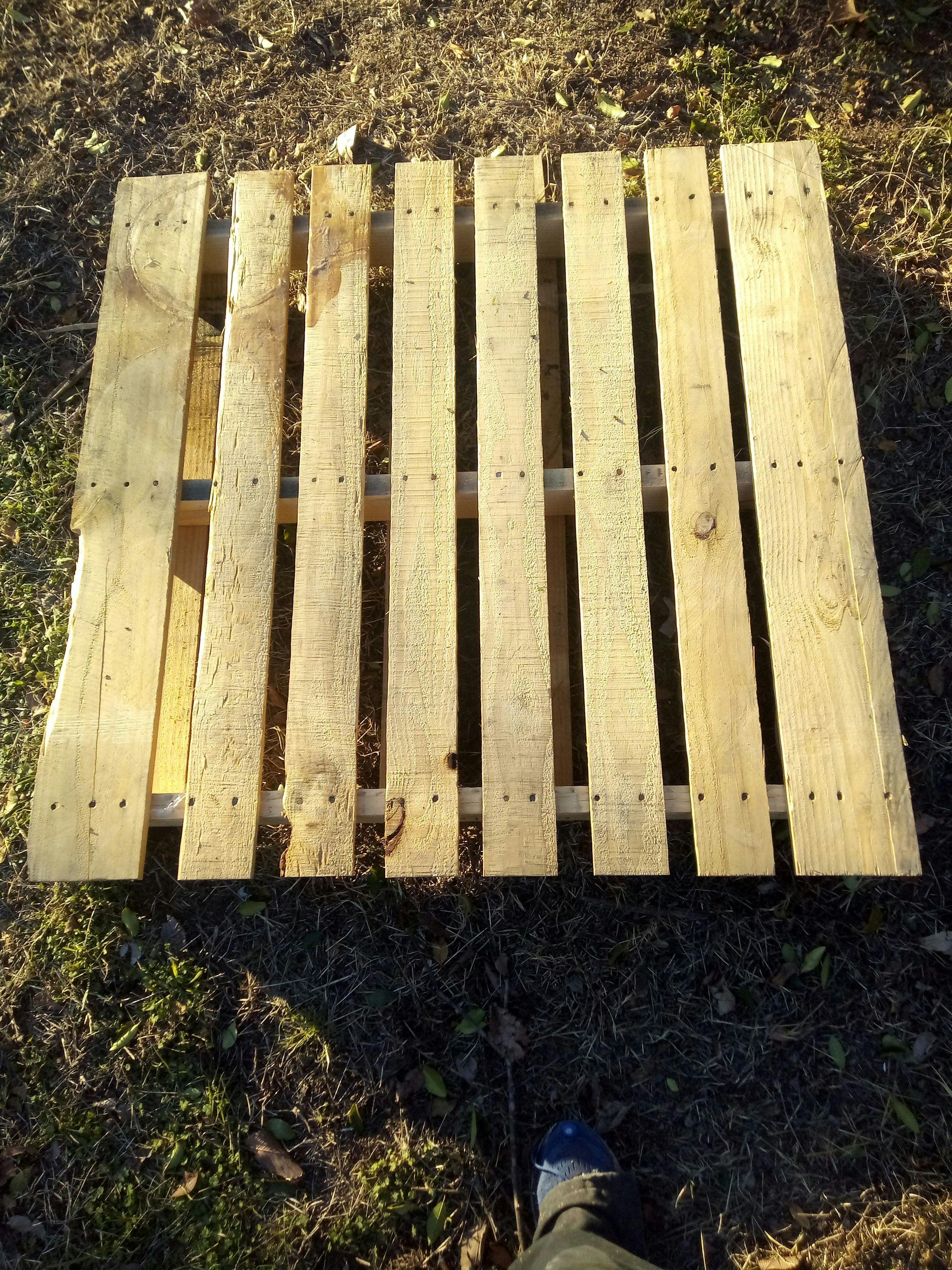 Small Custom Sized 22 x 22 Wooden Pallets - Detroit MI 48228