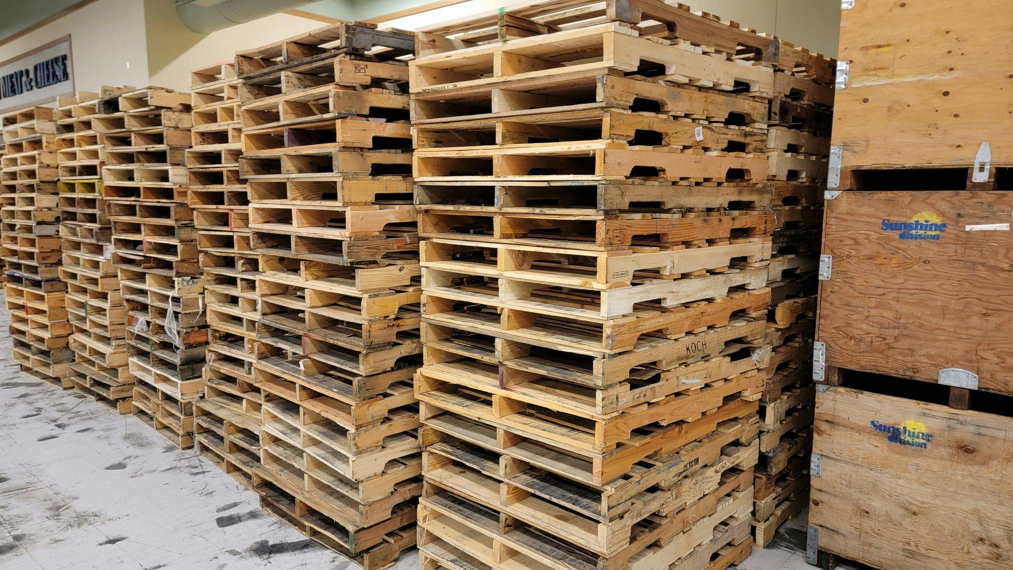 Truckload - Grade B (#2) Wooden Pallets - Seattle WA 98133