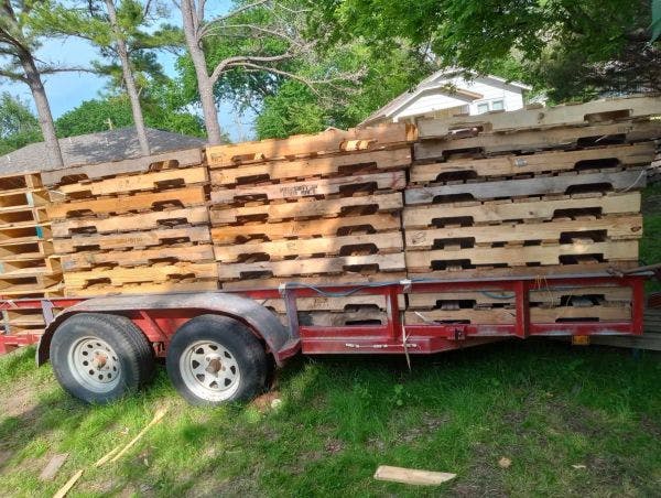 Grade A 48 x 40 Used 4-way Pallets - Dearborn MI 48126