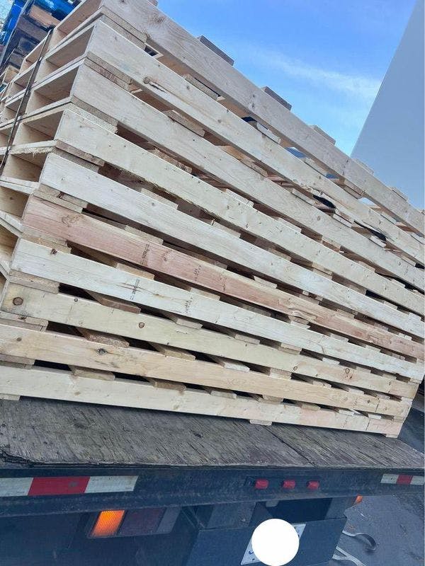 48 x 40 New 2-Way Standard Pallets - Westerville OH 43081