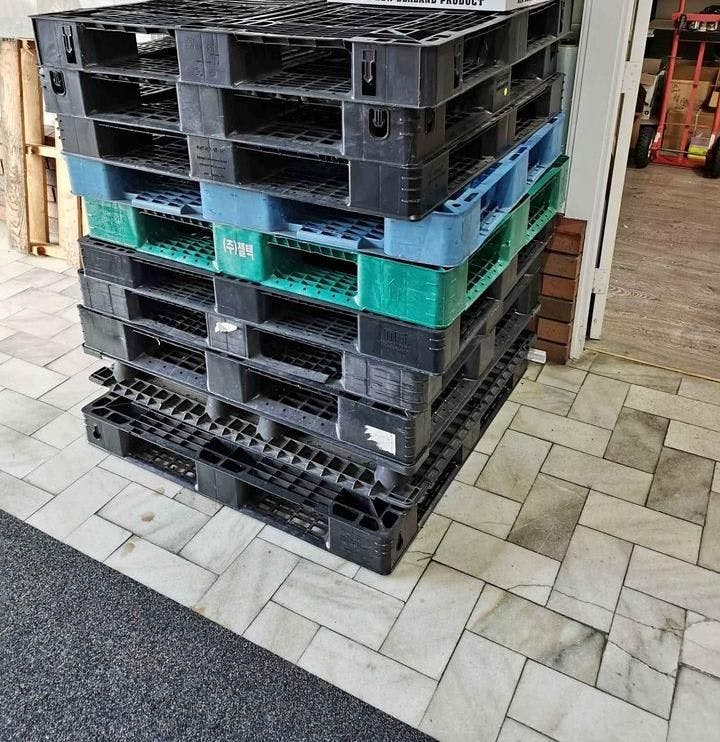 1100 x 1100 x 127 Plastic Pallets - Sioux Falls SD 57110