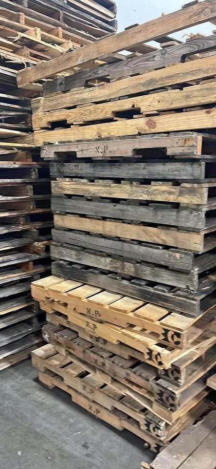 48 x 40 Used 2-Way Stringer Pallets - Pittsburgh PA 15209