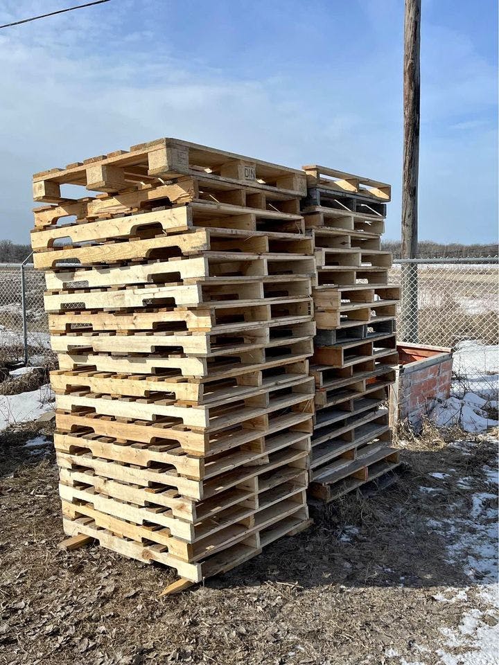 1000 x 1200 Used 2-Way Stringer Euro 2 Pallets - La Grange KY 40031