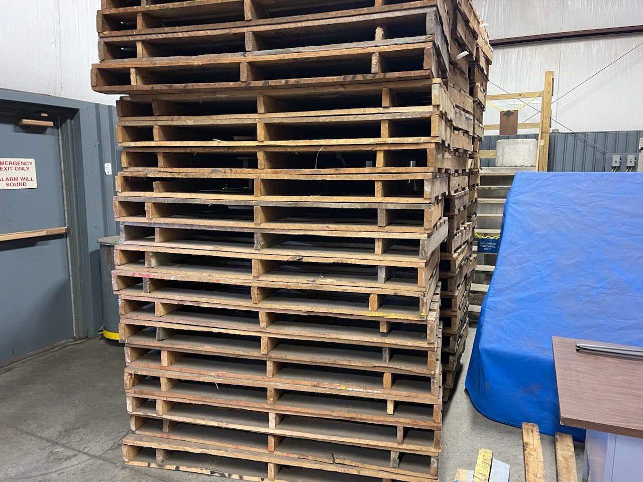 66 x 33 Heavy Duty Wood Pallets - Tallahassee FL 32303