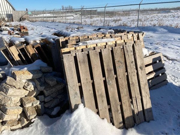 48 x 40 Used 4-Way Block Pallets - Montpelier VT 05601