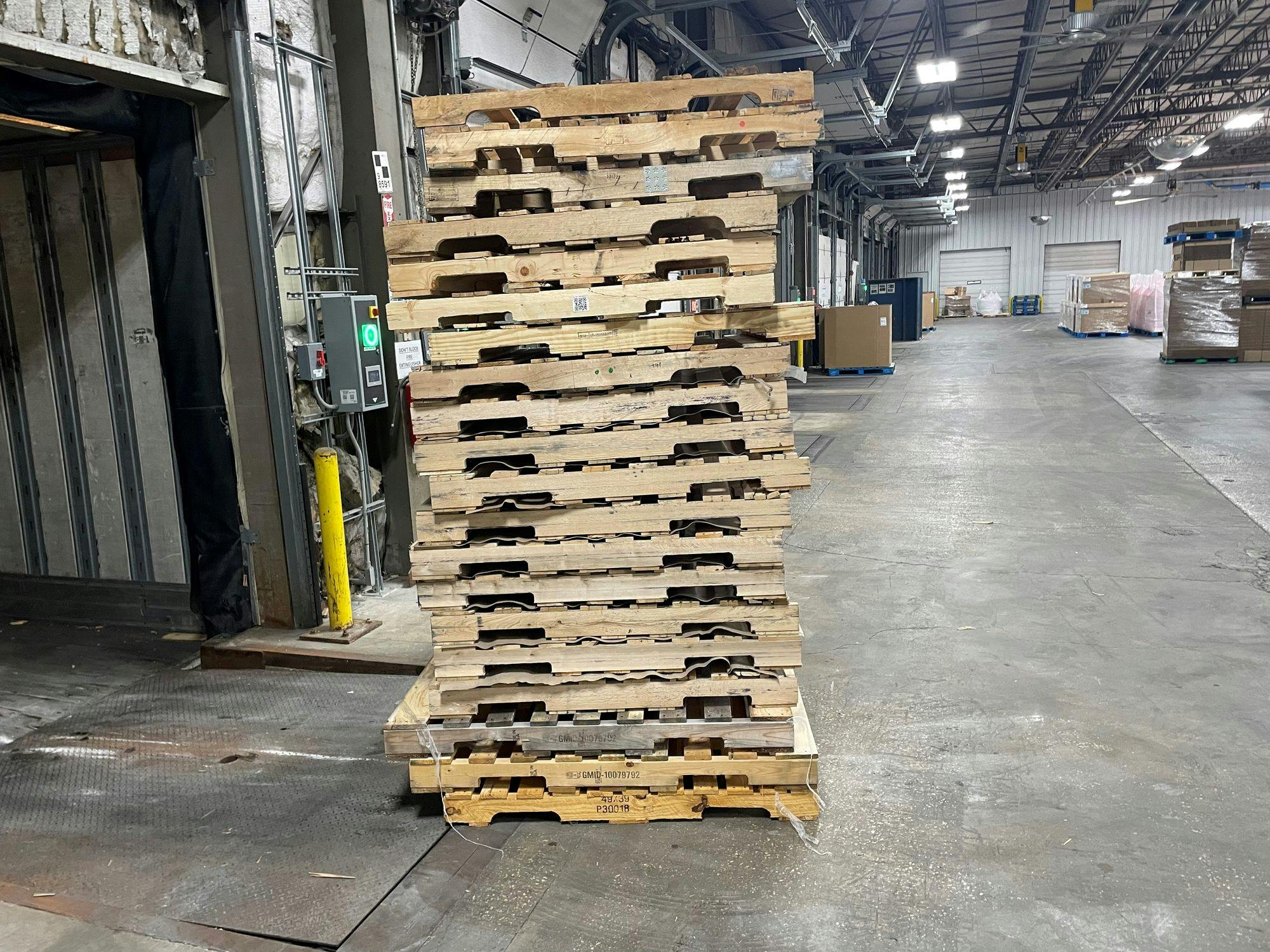 Used Standard Size Wooden Pallet Cores - Indianapolis IN 46203