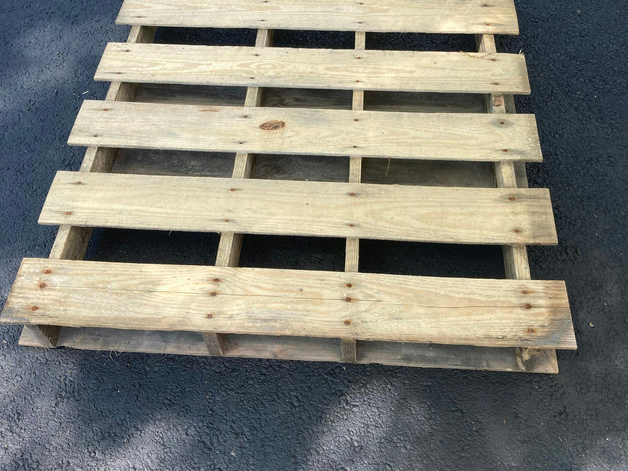 Trailerload of 48 x 48 Winged Pallets - Hilliard OH 43026