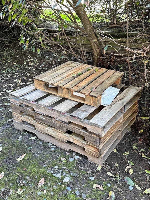 45 x 45 Used 2-Way Stringer Pallets - Sioux Falls SD 57117