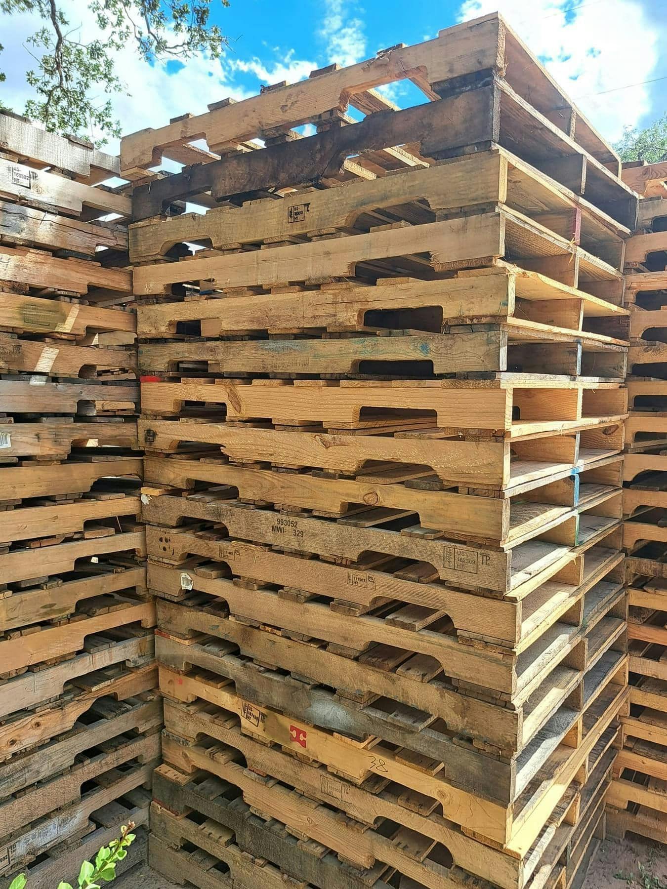 Used #1 Grade A Stringer Pallets - Beachwood OH 44122