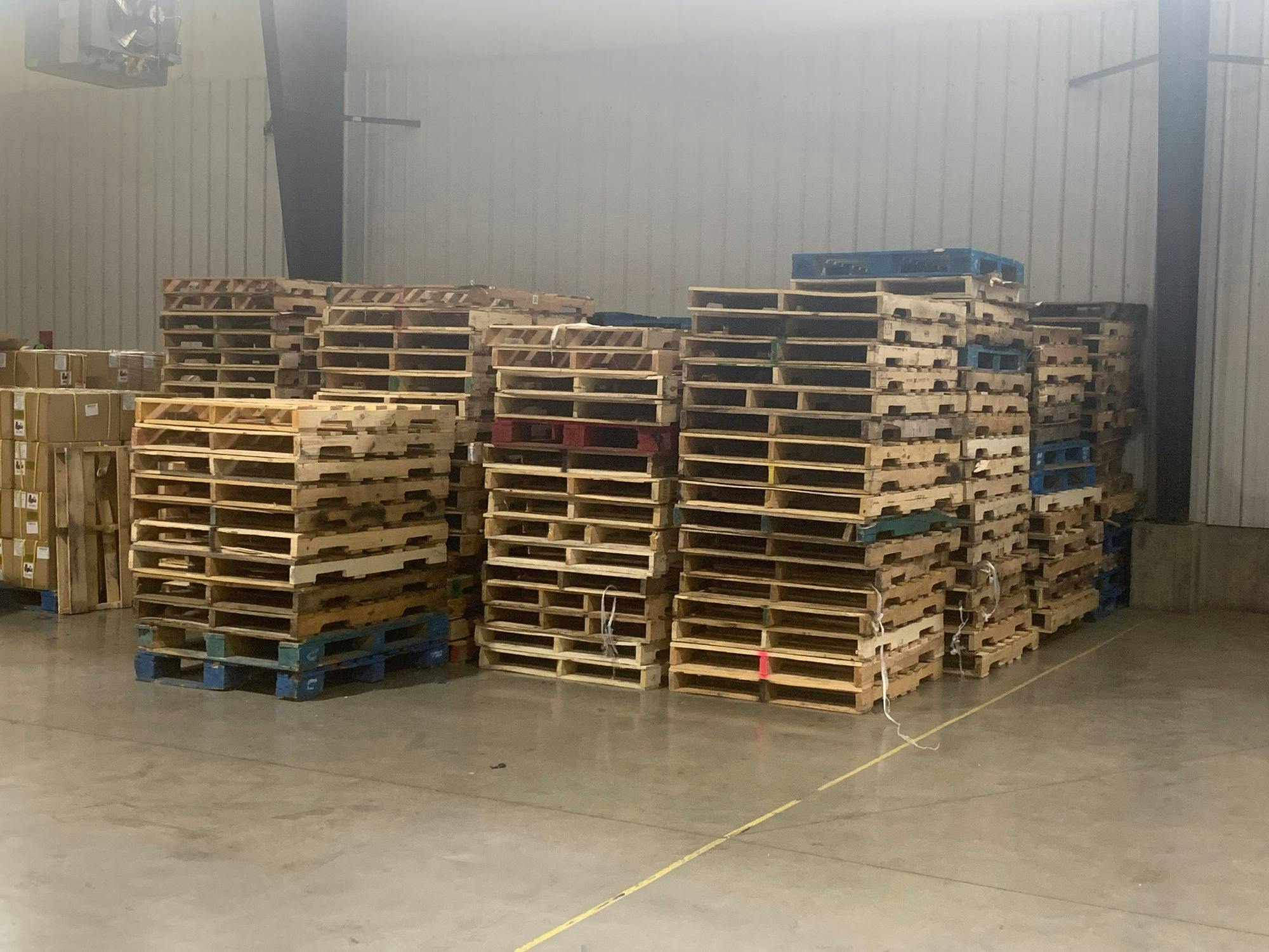 Mixed Condition of Used Standard Sized Pallets - Elyria OH 44035