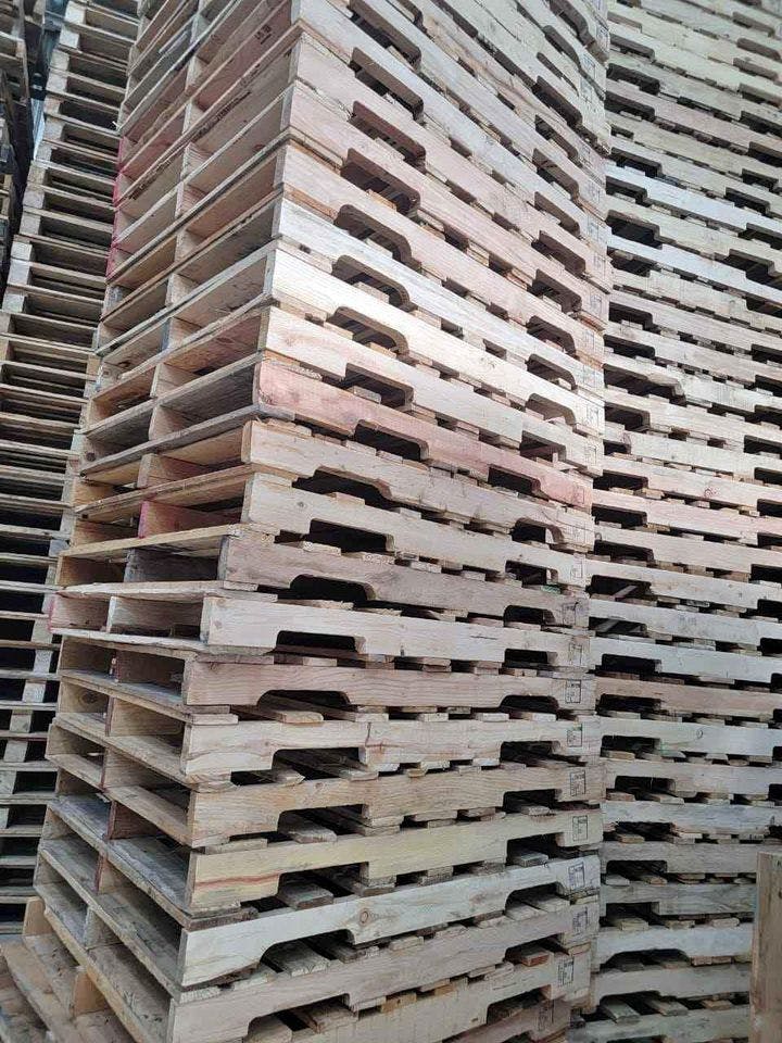 48 x 40 Premium Grade A Wooden Pallets - Willoughby OH 44094