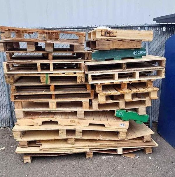 48 x 40 Used 4-Way Block Pallets - High Point NC 27265