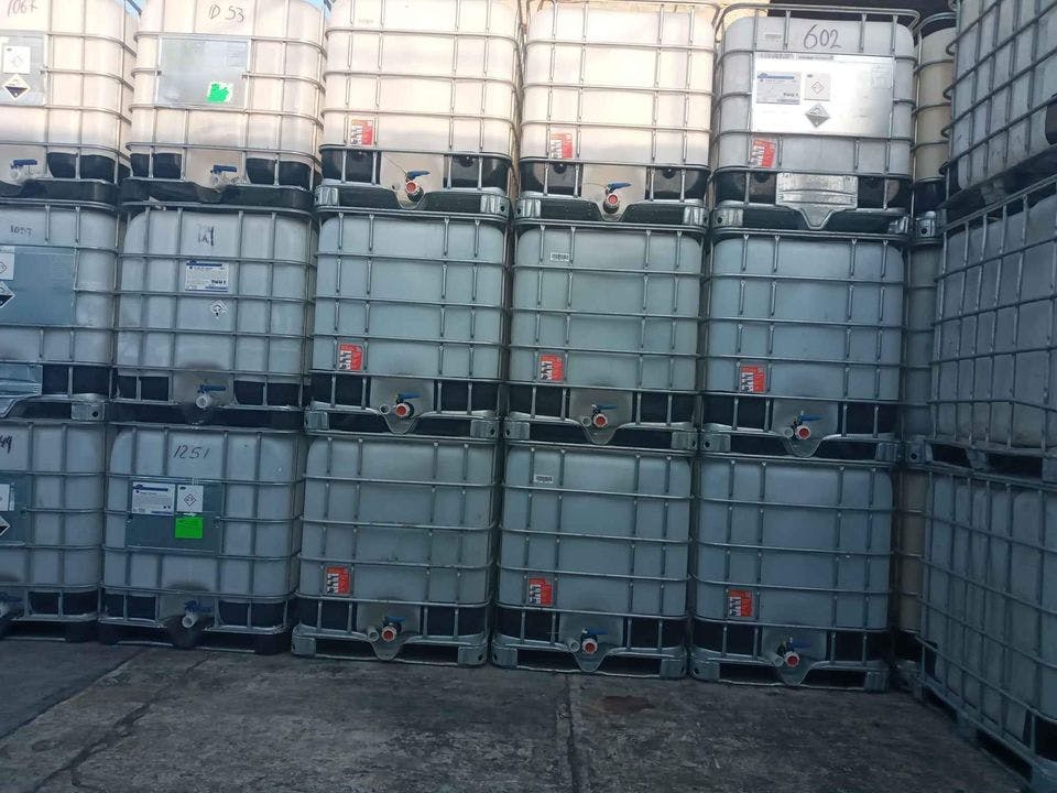 Truckloads of Recycled 275 Gallon IBC Tanks - Des Moines IA 50317