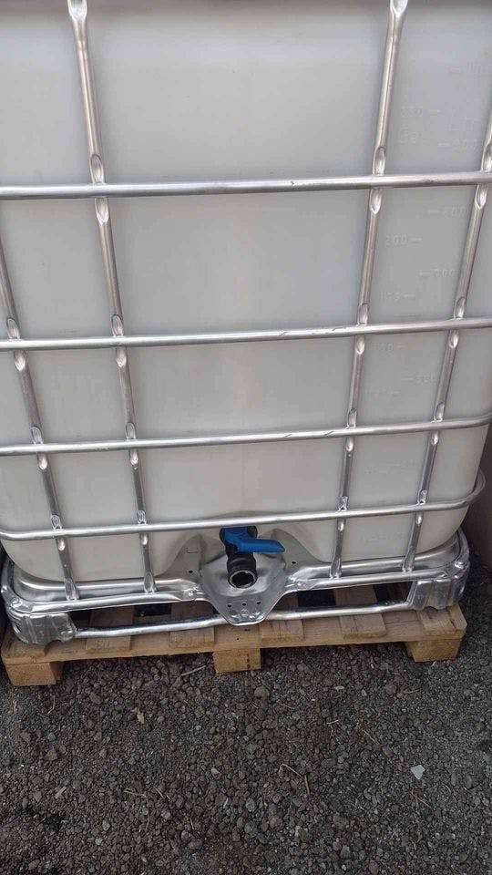 Rinsed Old Food Grade IBC Tanks 275 gal - Omaha NE 68104