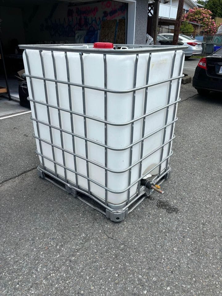 Clean 330 Gallon(1200L) Used IBC Tanks - Reynoldsburg OH 43068