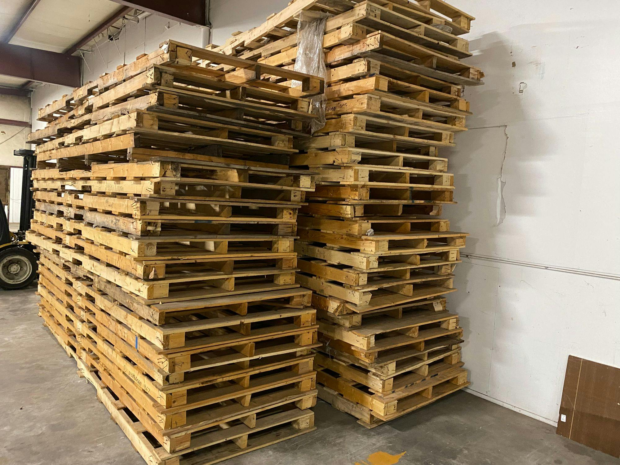 147" X 47" Large Custom Sized Pallets - Indianapolis IN 46224