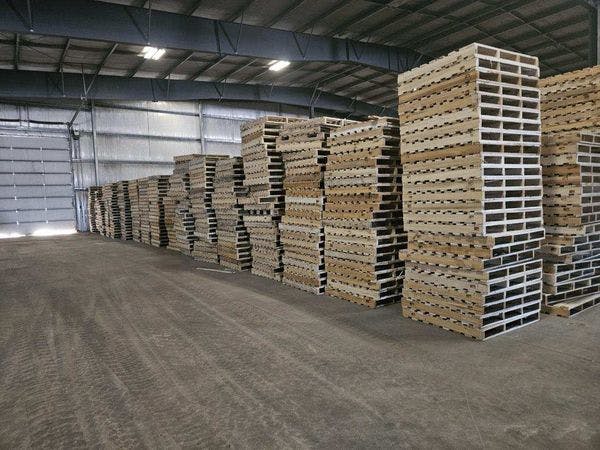 Full Trailers of 48 x 48 2-way Pallets - Dickinson ND 58601