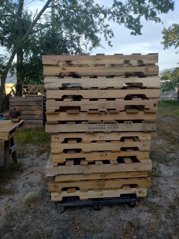 Trailerload of Grade A GMA 48 x 40 Wood Pallets - Plano TX 75025